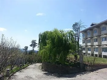 *** Hotel Whistling Pines Resort Shimla India